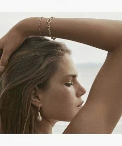 Anni Lu Seaweed Pearl Earrings Gold 5 Anni Lu Seaweed Pearl Earrings Gold